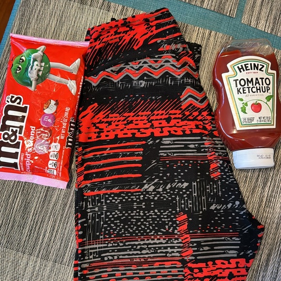 LulaRoe patterned leggings Tall and Curvy - Picture 3 of 4